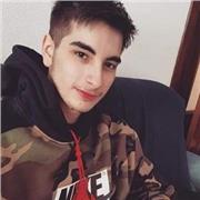 Estudiante de ingeniería química imparte clases a chicos de primaria y la ESO
